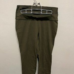 Lululemon olive wunder under pant size 6